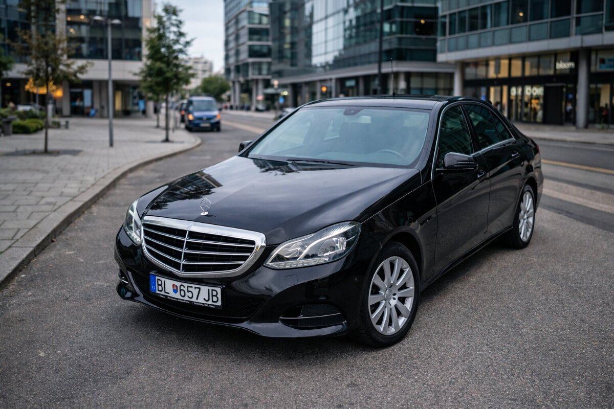 Moderný vozový park 24hodtransfer.sk vrátane vozidiel Mercedes-Benz pre maximálny komfort.